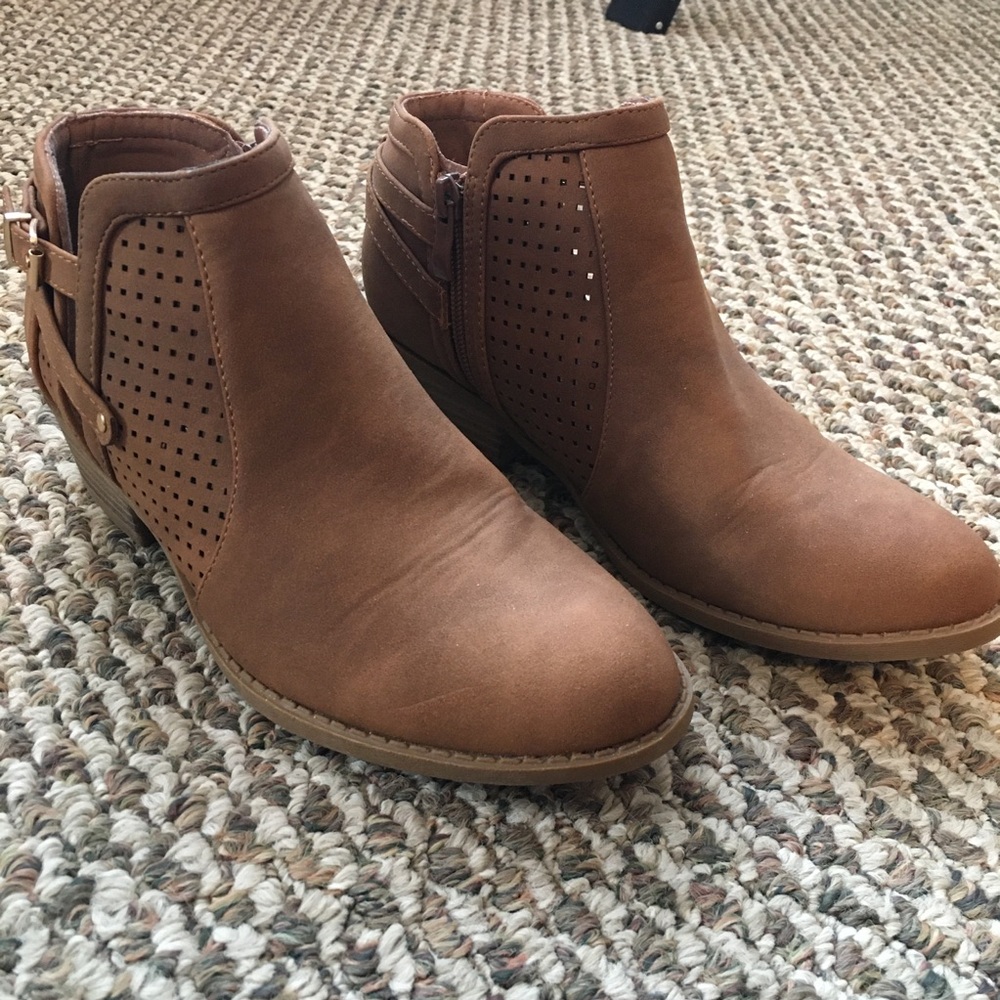 Top Moda brown booties size 7.5